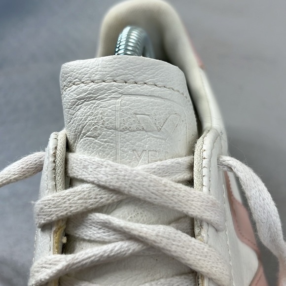 VEJA Logo Campo Leather Pink V Sneakers - Picture 10 of 11
